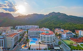 Pineta Park Deluxe Hotel